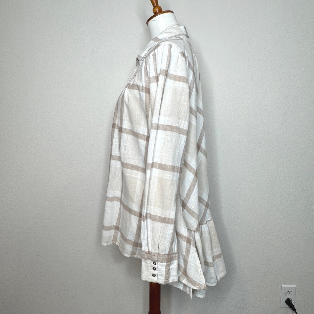 FREE PEOPLE Peppy in Plaid Tunic Top LG Cream Oversized Ruffle Hi-Low Boho - Picture 3 of 9